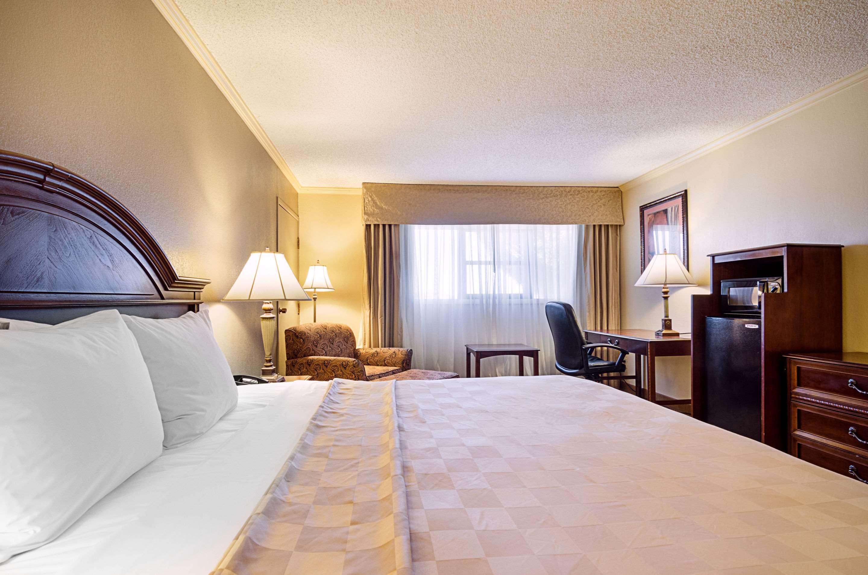 גארדן סיטי Clarion Inn מראה חיצוני תמונה
